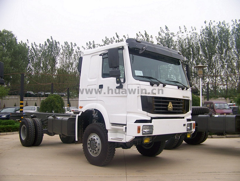 SINOTRUK HOWO 4x4 All-Wheeler-Drive AWD Cargo Truck الشاسيه